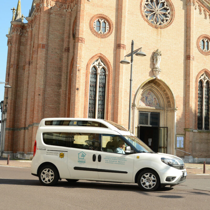 Dona un accompagnamento